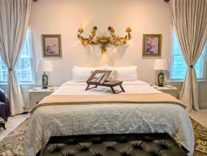 Granny Chic Suite | Full Kitchen, W/D, King Bed - Image 2