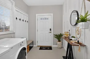Cute and Cozy Basement Apartment - Image 4