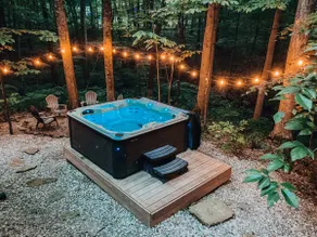 Whitetail Woods cabin w/ HOT TUB and Patoka pass - Image 3