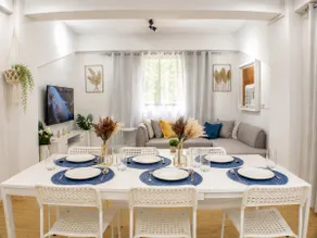 [Sleeps 10] Aesthetic 2BR w/ Kitchen | Near Beach - Image 5
