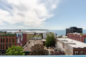 2 BR, Downtown, VUE SUR L'EAU! 98% de score de marche! Pkg-WiFi-Cable GRATUIT! Bain à remous et piscine! - Image 5