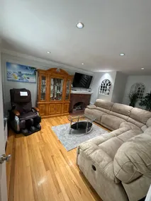 Residential home with free parking - Image 2