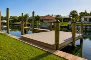 Creekfront Comfort: 4BR, 2BA Retro Home + Dock - Image 3