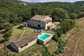 Escape to Umbria, Farmhouse by the lake - Image 4