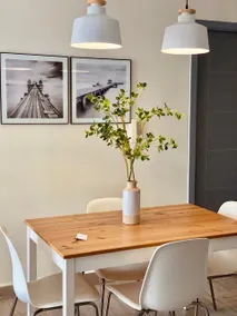 Modern Apartment Near Airport & Beach - Image 5
