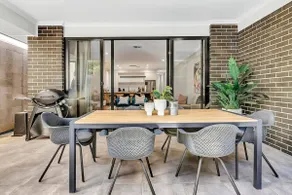 'Brightly Brompton' A Family Delight by the Park - Image 3