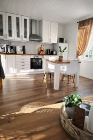 Light home apartment Alesund with free parking - Image 3