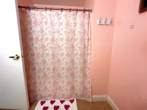 Barbie Inspired Apartment Downtown Memphis - Image 4