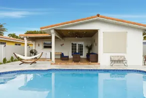 Miami Tropical Retreat: Private Pool & Patio - Image 2