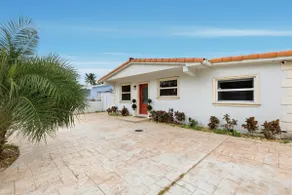 Miami Tropical Retreat: Private Pool & Patio - Image 3