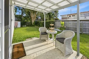 Lovely Hidden Gem in Redcliffe - Image 5