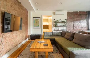4 Bed in Williamsburg, Minutes from Manhattan - Image 2