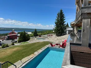 VRFLX Seneca View Villa | Walk to Wineries - Image 4