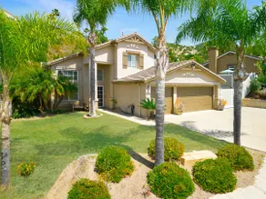 Luxe Resort Style Home Stunning 8 Beds with Pool - Image 3