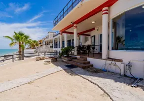 Two Bedroom Beach House B - Image 2