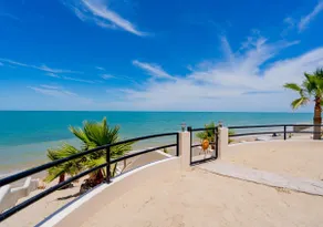 Two Bedroom Beach House B - Image 4