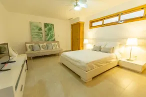 Beachfront | KingSizeBed | Pool & Jacuzzi - Image 3