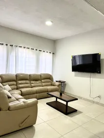 Ideal house: quiet location and super connected. - Image 4