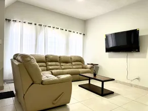 Ideal house: quiet location and super connected. - Image 3
