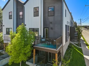 Sleeps 8 | Mins to 17 Ave | C Train | Golf - Image 4