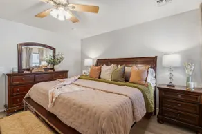 Modern & Comfortable Residence 4BR/2BA - Image 3