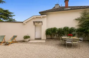 Air-conditioned 3-bedroom apartment • Terrace & Parking • Vienne - Image 3