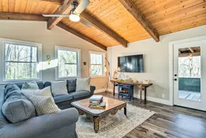Peaceful Brevard Mountain Cabin: Hike, Golf & Swim - Image 4