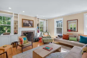 Classic Stockbridge Cottage - Image 2
