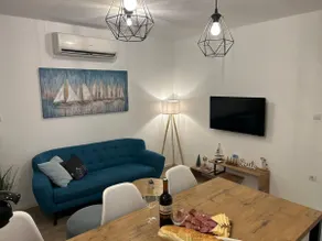 Olive Tree apartment with jacuzzi - Image 2