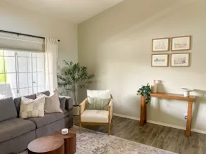 Feels like home! Quiet 2 BR. Pool & great location - Image 3