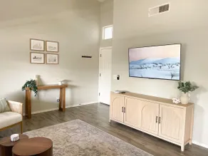 Feels like home! Quiet 2 BR. Pool & great location - Image 4