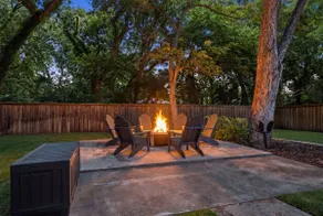 Pecan Grove: Stroll Downtown Frisco - Image 5