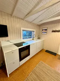 Cozy Cottage Near Reykjavík Hot Tub & Mtn Views - Image 3
