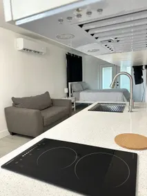 Cozy Studio • Private Entrance • Pool Access - Image 4