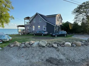 Lake St. Clair Chalet - Image 5