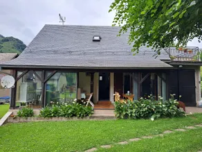 Mountain home with private flower garden - Image 2