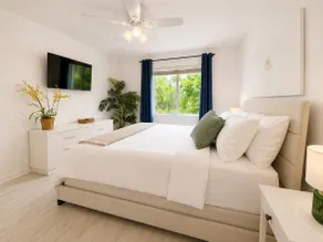 Sunny 1 Bed 2 Bath Apt Steps From Water and 5min to Beach - Image 5