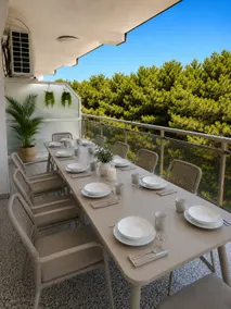 Apartment in the tourist area of Salou, steps from the beach - Image 2