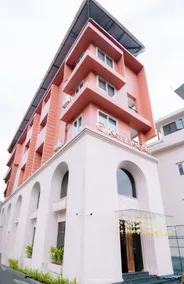 2 BHK Fully Furnished Apartment - Image 4