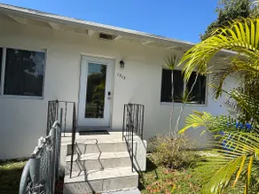 2BR with Backyard Near Airport & Design District - Image 4