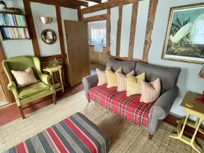 The Bolthole | Oxfordshire Holiday Let | 2 Beds & Sleeps 3 - Image 4