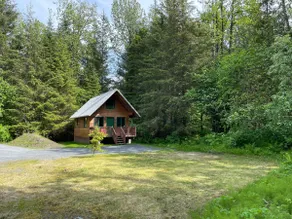 Bear Lake Cabin in the Woods - Image 2
