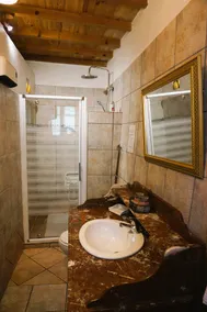 Maison Albizia – Lovely house with terrace - Image 5