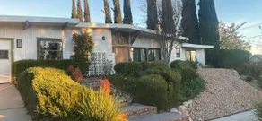 Mid-Century Ranch Home 4+3 Pool & Spa- Sleeps 10 - Image 5