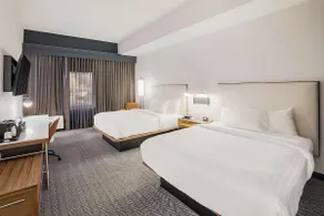 Chic Courtyard View Unit | Onsite Pool | Parking - Image 2