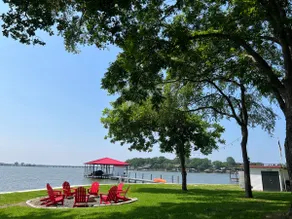 Lake Point Retreat: Private Dock - Image 3
