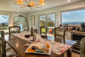 Amazing Vineyard Views, Hot Tub, Pet Friendly - Image 2