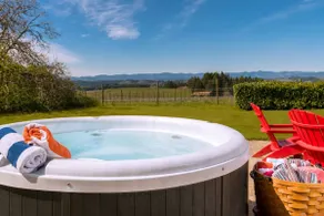 Amazing Vineyard Views, Hot Tub, Pet Friendly - Image 4