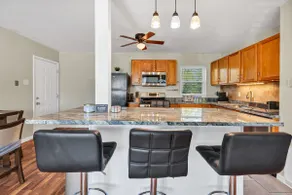 Charming entire ranch home with free parking - Image 3