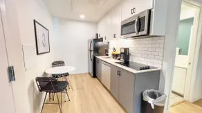 Sleek Downtown Apt | Gaslamp & Stadium Steps Away - Image 2